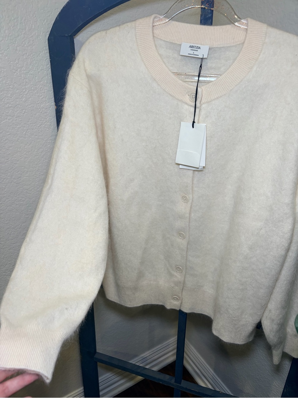 Aritzia Women's Lg Relaxed Crew Cashmere Cardigan in light birch NWT - Picture 2 of 10